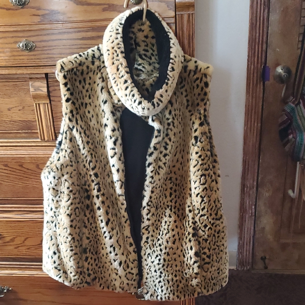 Leopard Print Faux Fur Vest/Reversable With Mathing Headband